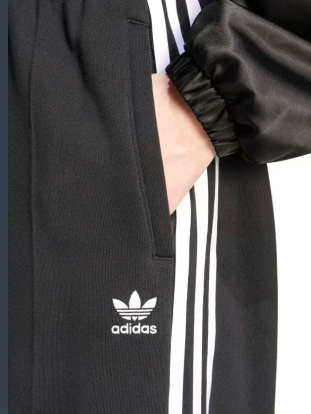 ADIDAS Adicolor 3-Stripes Loose French Terry Wide Leg Pants black w. white lines - Picture 4 of 5